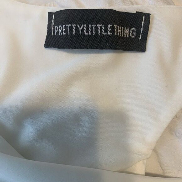 pretty little thing Solid White Round Neck Crop Tank Top 2 Xs - Picture 3 of 4